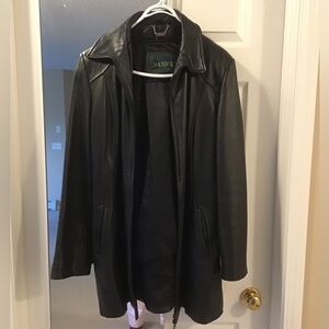 Danier Women’s Black Leather Jacket – Size L/XL